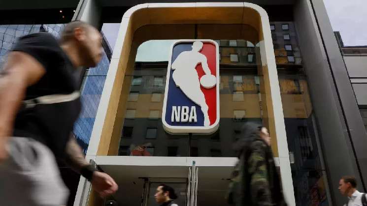 У НБА хотят отсудить деньги клиенты криптокредитной фирмы Voyager